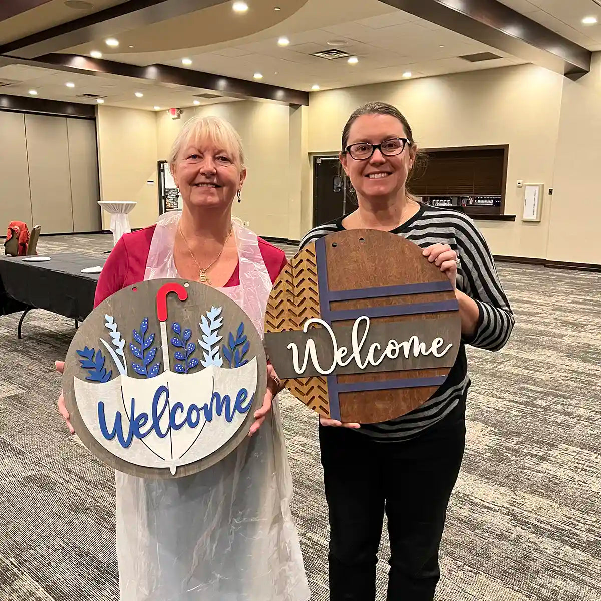 Welcome Line Round Sign