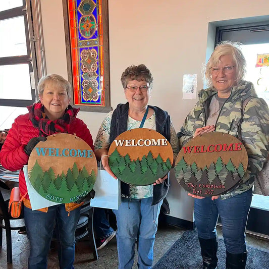 Welcome Pine Trees Round Sign